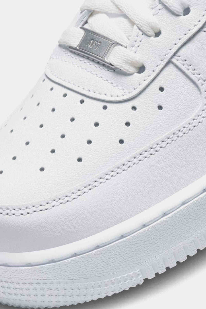 Nike Air Force 1 07 White Clássico: O Tênis Ícone de Estilo e Conforto